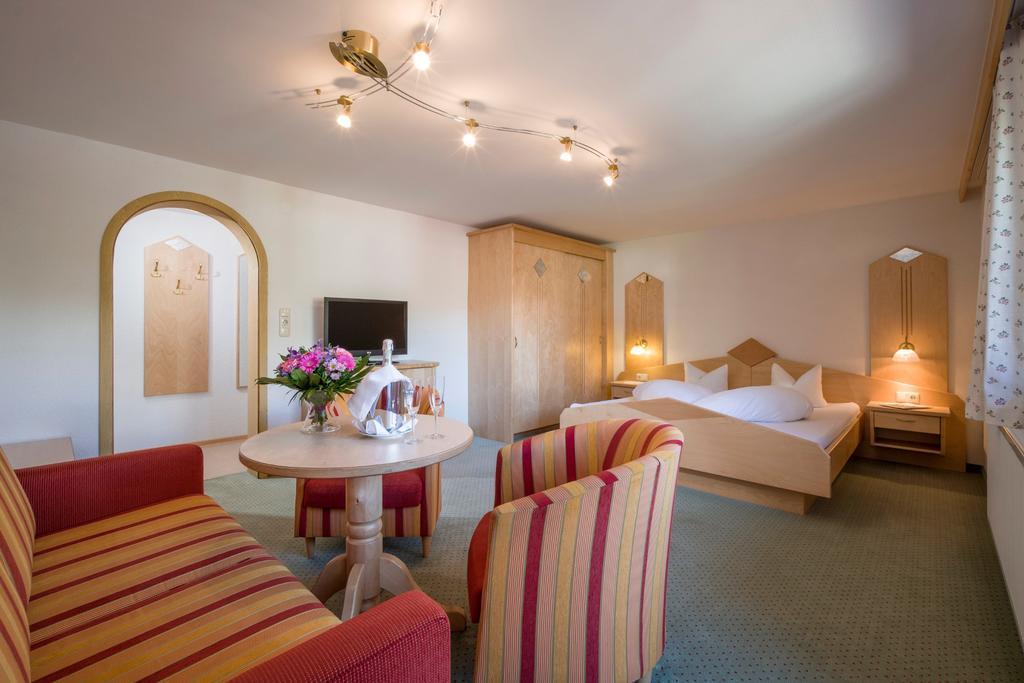 Hotel Enzian Пертизау Экстерьер фото